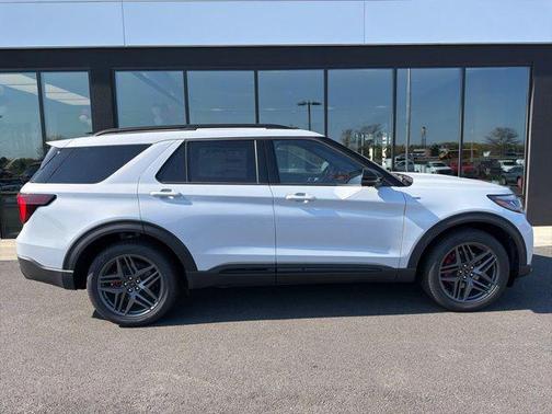 Space White Metallic 2026 Ford Explorer ST-Line