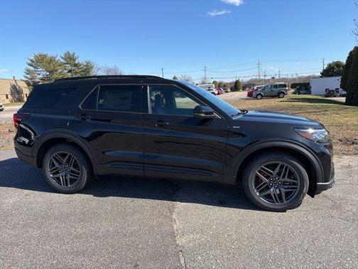 Agate Black Metallic 2026 Ford Explorer ST-Line