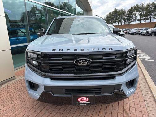 Glacier Gray Metallic Tri-Coat 2026 Ford Expedition Max Platinum