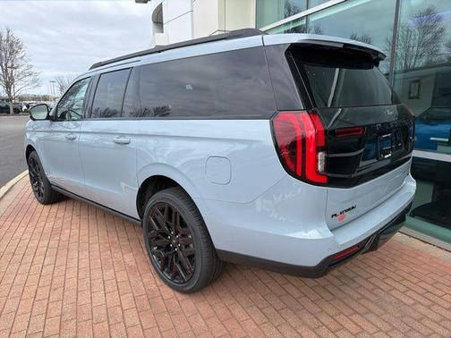 Glacier Gray Metallic Tri-Coat 2026 Ford Expedition Max Platinum