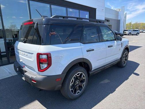 Space White Metallic 2026 Ford Bronco Sport Outer Banks