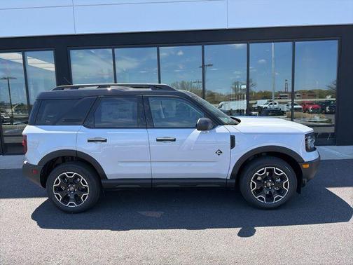 Space White Metallic 2026 Ford Bronco Sport Outer Banks