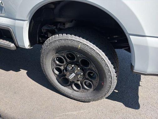 Avalanche 2026 Ford F-250 XLT
