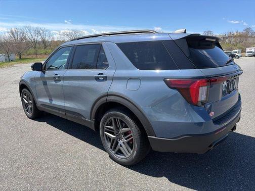 Vapor Blue Metallic 2026 Ford Explorer ST-Line