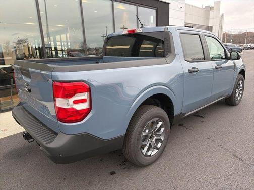 Azure Gray Metallic Tri-Coat 2025 Ford Maverick XLT