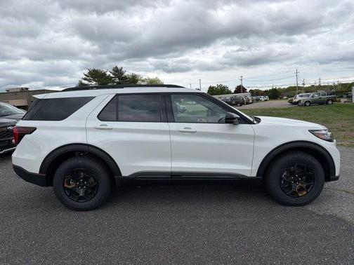 Star White Metallic Tri-Coat 2026 Ford Explorer Tremor