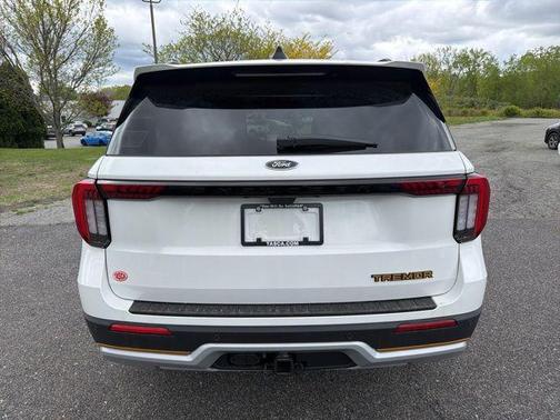 Star White Metallic Tri-Coat 2026 Ford Explorer Tremor