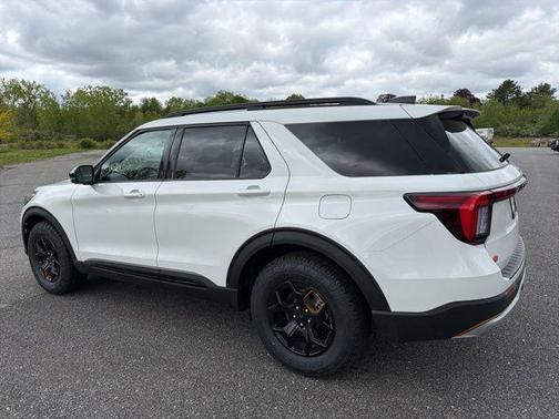 Star White Metallic Tri-Coat 2026 Ford Explorer Tremor