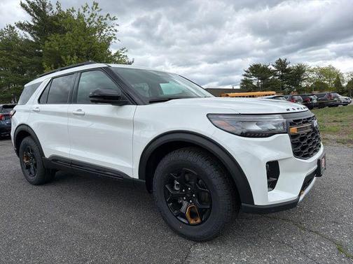 Star White Metallic Tri-Coat 2026 Ford Explorer Tremor