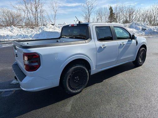 Space White Metallic 2026 Ford Maverick Lobo Standard