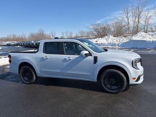 Space White Metallic 2026 Ford Maverick Lobo Standard