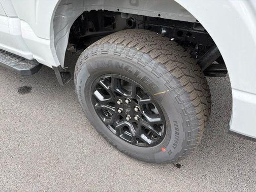 Avalanche 2026 Ford F-150 XLT