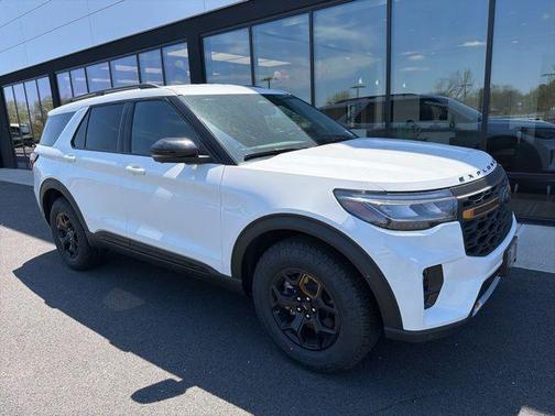 Star White Metallic Tri-Coat 2026 Ford Explorer Tremor