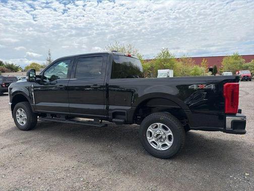Agate Black Metallic 2026 Ford F-250 XLT