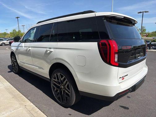 Star White Metallic Tri-Coat 2026 Ford Expedition Platinum