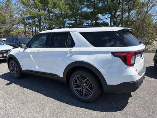 Star White Metallic Tri-Coat 2026 Ford Explorer ST-Line