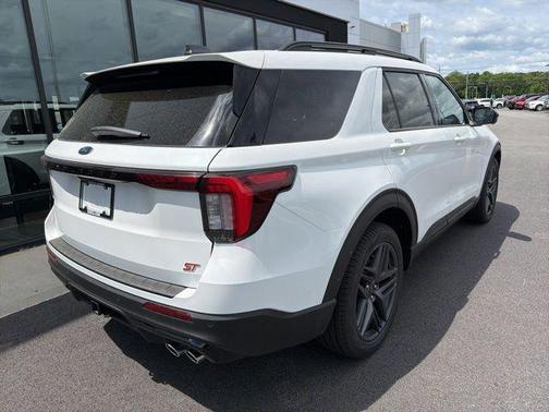Star White Metallic Tri-Coat 2026 Ford Explorer ST