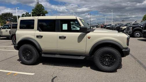 Desert Sand 2026 Ford Bronco Badlands