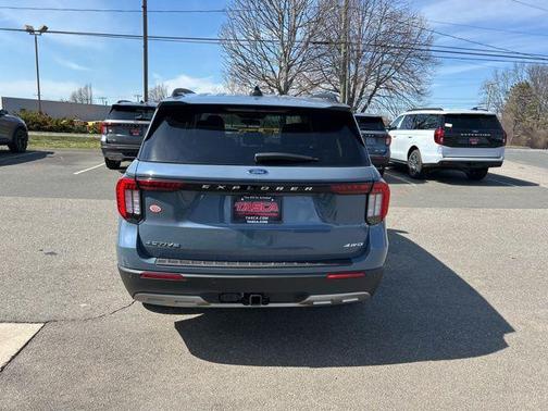Vapor Blue Metallic 2026 Ford Explorer Active