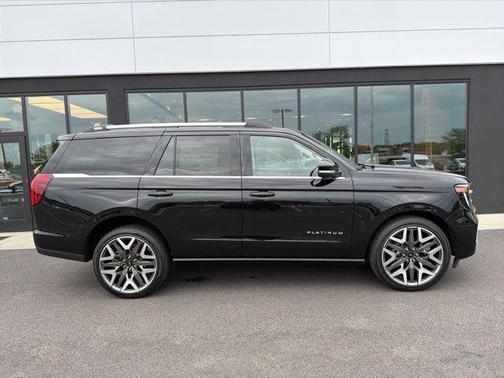 Agate Black Metallic 2025 Ford Expedition Platinum