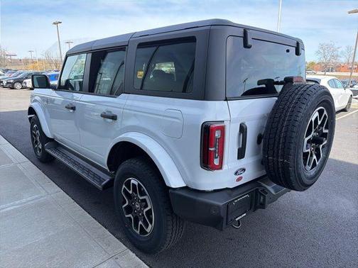 Oxford White 2026 Ford Bronco Outer Banks