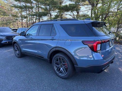 Vapor Blue Metallic 2026 Ford Explorer ST-Line