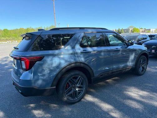 Vapor Blue Metallic 2026 Ford Explorer ST-Line