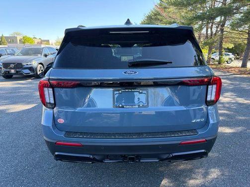 Vapor Blue Metallic 2026 Ford Explorer ST-Line