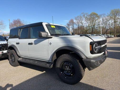Avalanche Gray 2026 Ford Bronco Outer Banks