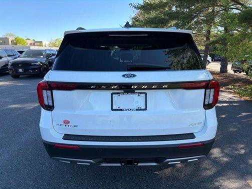 Star White Metallic Tri-Coat 2026 Ford Explorer Active