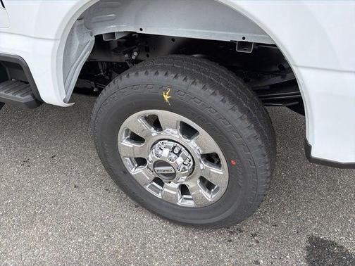 Oxford White 2026 Ford F-250 Lariat