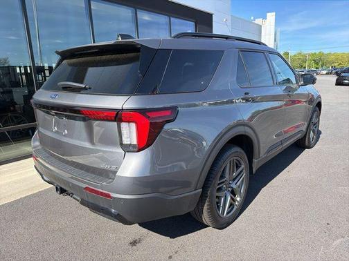 Carbonized Gray Metallic 2026 Ford Explorer ST-Line