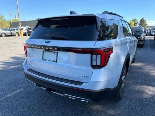 Space White Metallic 2026 Ford Explorer Active