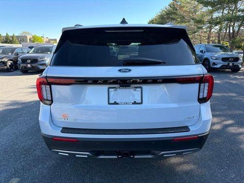 Space White Metallic 2026 Ford Explorer Active