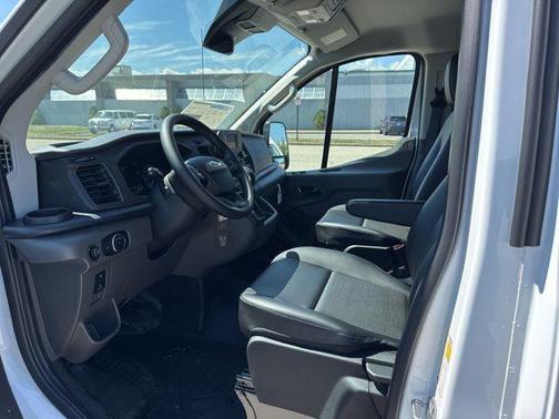 Oxford White 2025 Ford Transit-250 Base