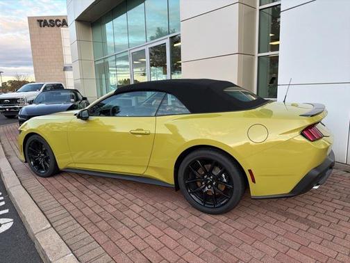 2025 Ford Mustang EcoBoost