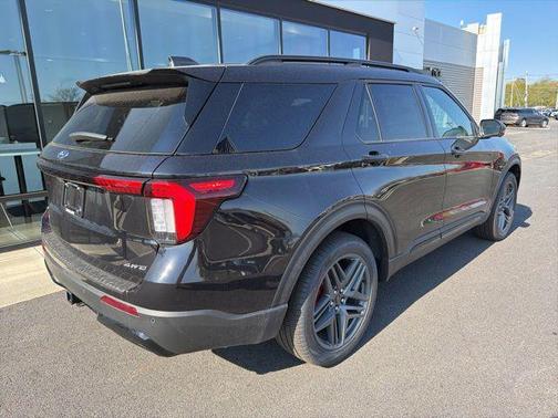 Agate Black Metallic 2026 Ford Explorer ST-Line