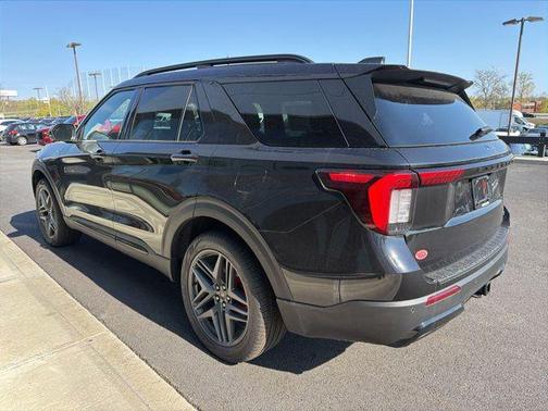 Agate Black Metallic 2026 Ford Explorer ST-Line