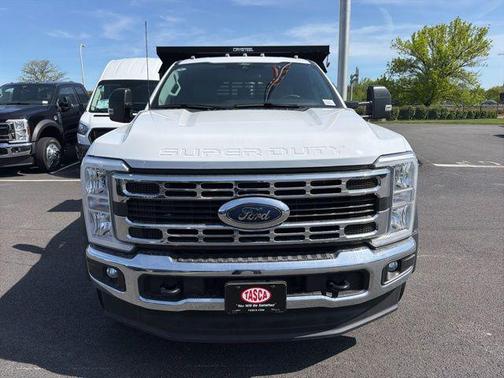 Oxford White 2024 Ford F-450 XL