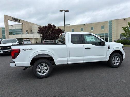 Oxford White 2026 Ford F-150 XLT