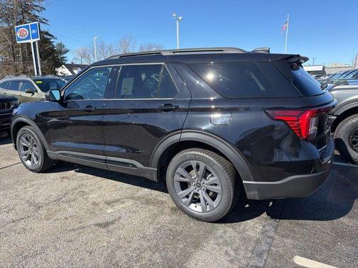 Agate Black Metallic 2026 Ford Explorer Active
