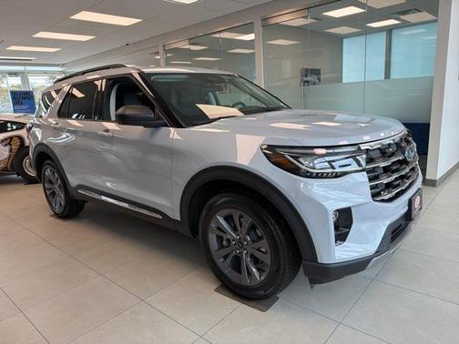 2025 Ford Explorer Active