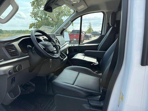 Oxford White 2025 Ford Transit-250 Base