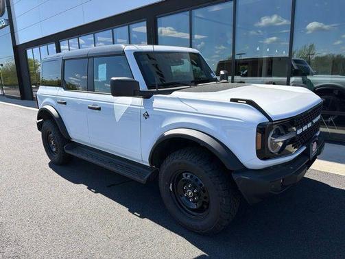 Oxford White 2026 Ford Bronco Outer Banks
