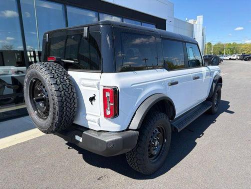 Oxford White 2026 Ford Bronco Outer Banks
