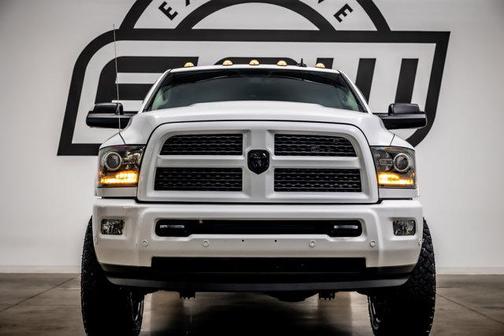 2017 RAM 2500 Laramie Crew Cab 4x4 6'4' Box