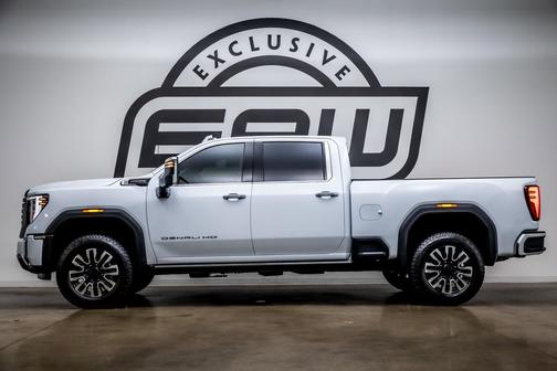 Glacier White Tricoat 2026 GMC Sierra 2500 Denali Ultimate