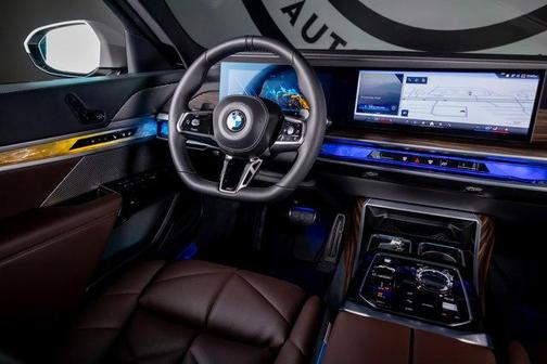 2025 BMW 740 740i