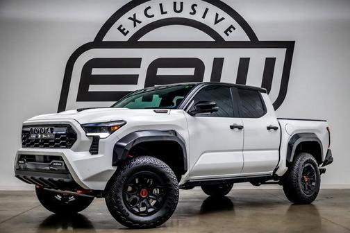 Ice Cap w/Black Roof 2026 Toyota Tacoma Hybrid TRD Pro