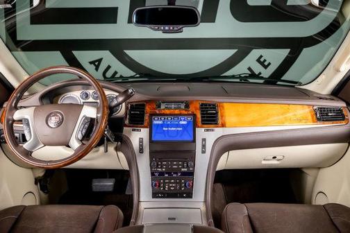 2014 Cadillac Escalade Platinum Edition